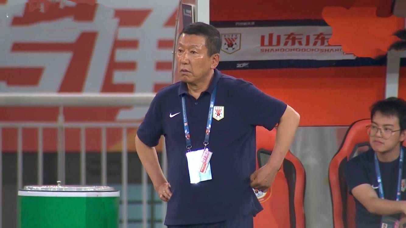 随后，曼城队还在欧洲超级杯和国际足联俱乐部世界杯中夺得冠军，进一步巩固了他们在欧洲和全球的统治地位。